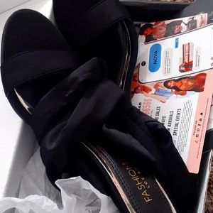 Fashion nova heels